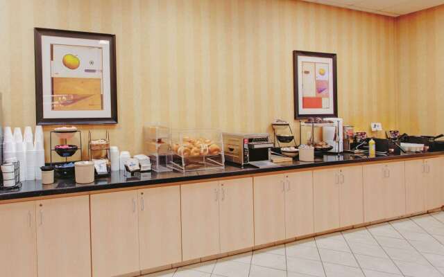 Ramada by Wyndham Fairfield NJ