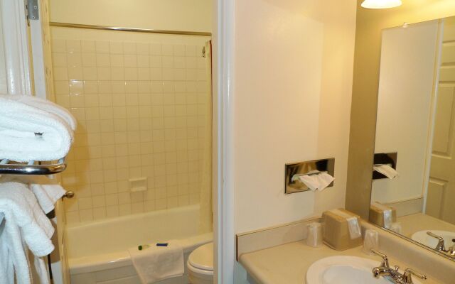 Campus Inn & Suites Eugene Downtown