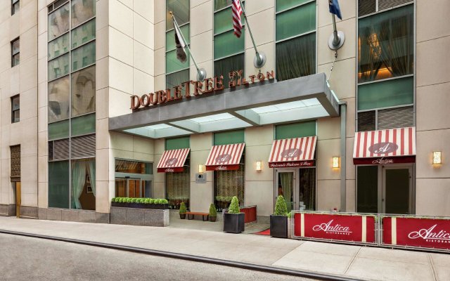 DoubleTree by Hilton New York Downtown