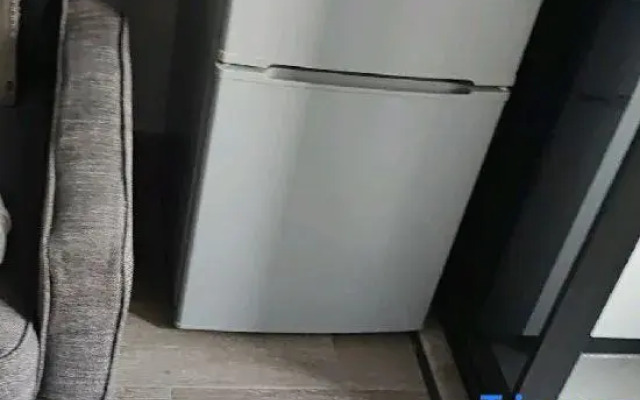 Light Luxury Banshan Hot Spring B&B (Tourism College Branch)