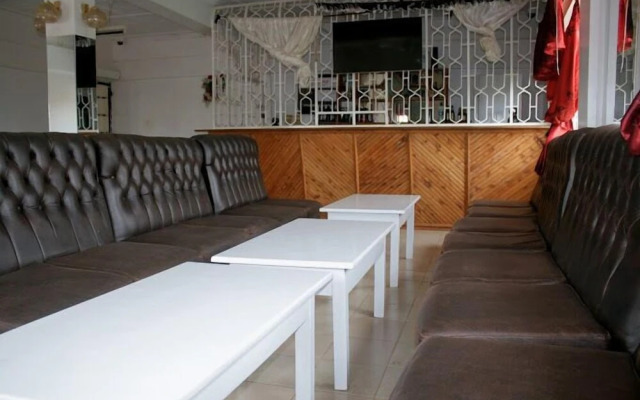 Siaya White Hotel