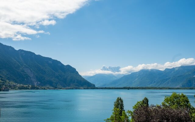Montreux Panoramic Views 4BD Apartment