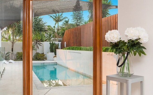 Your Luxury Escape - OneCoral