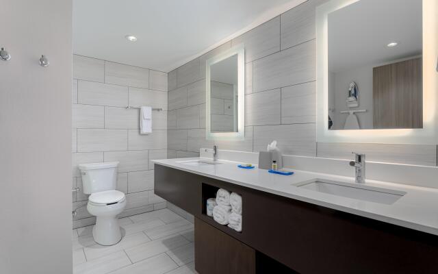 Holiday Inn Express Pensacola Beach by IHG