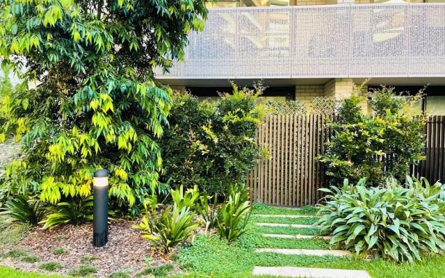 Royal Executive Living Garden Executive