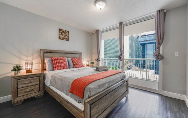 Amazing 3 BR Apartment At Brickell