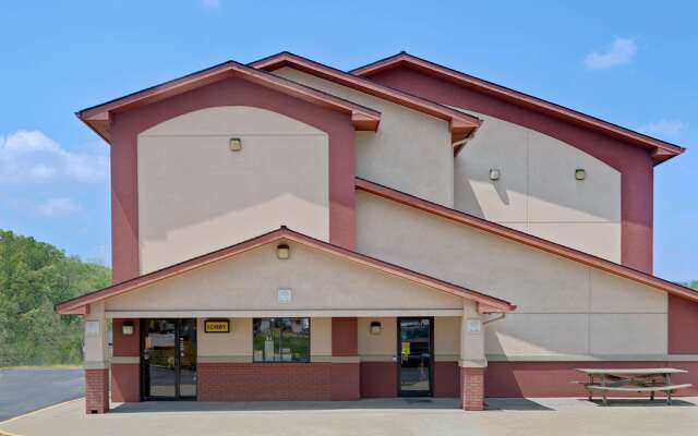 Super 8 by Wyndham Waynesburg