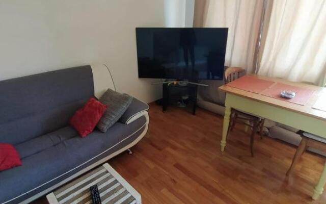 Gl Town Apartment
