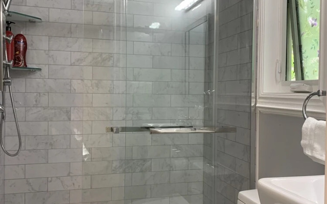 Ambiance by the Falls Cozy Suite