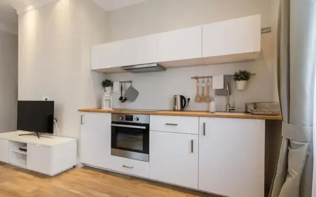 INApartments Peacock