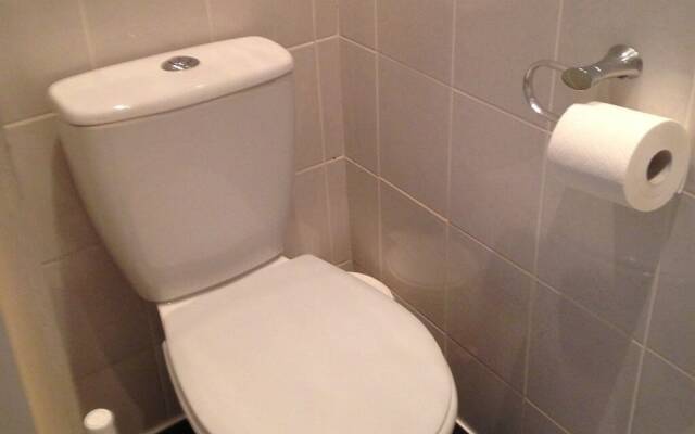 Spindrift Guest House - Adults Only