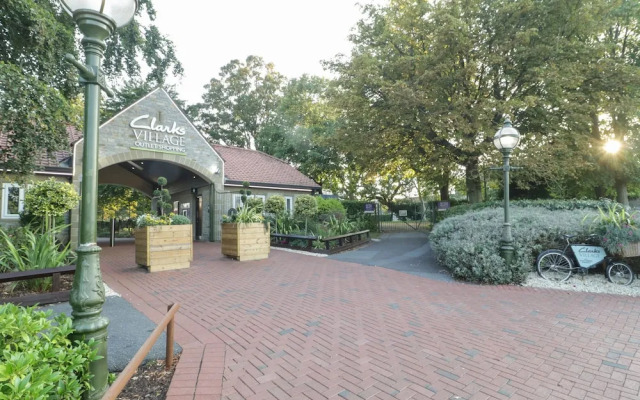 The Lodge at Crossroads Farm