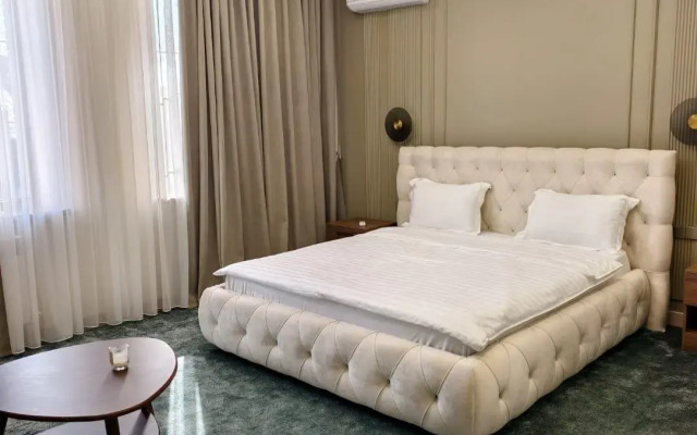 Radamis Hotel (Радамис)