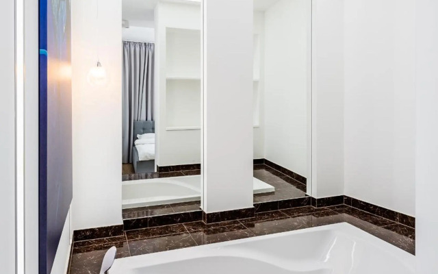 Royal Premier Apartment