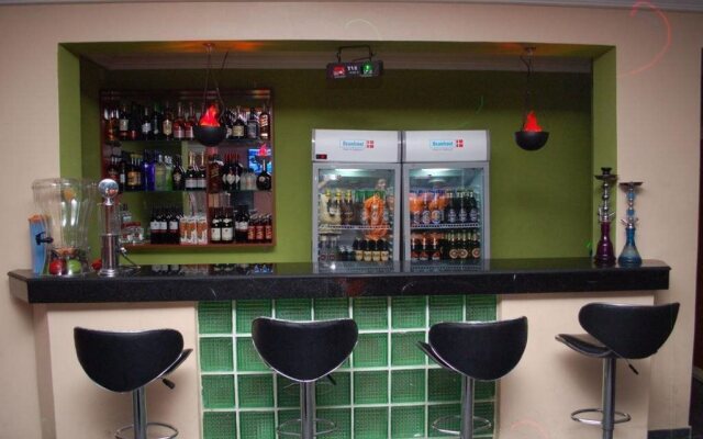 Millicent Hotel And Suites