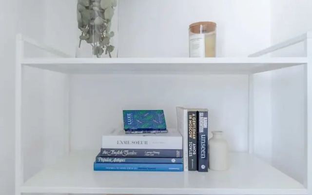 Sleek Scandi-inspired 2BD Flat, Fulham