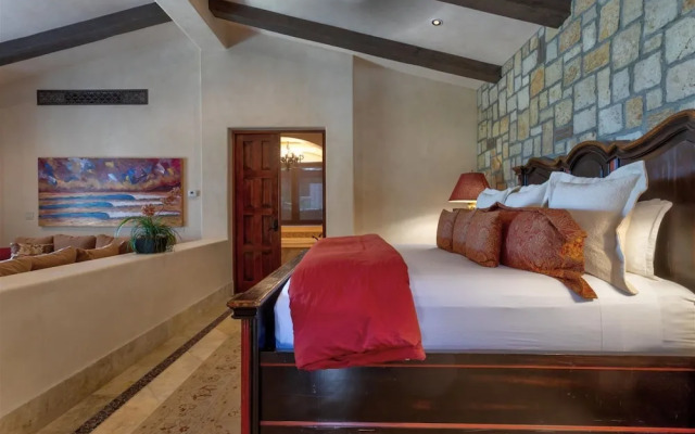 Casa de la Familia 7 Bedroom Contemporary Hacienda Style at Discounted Rate!