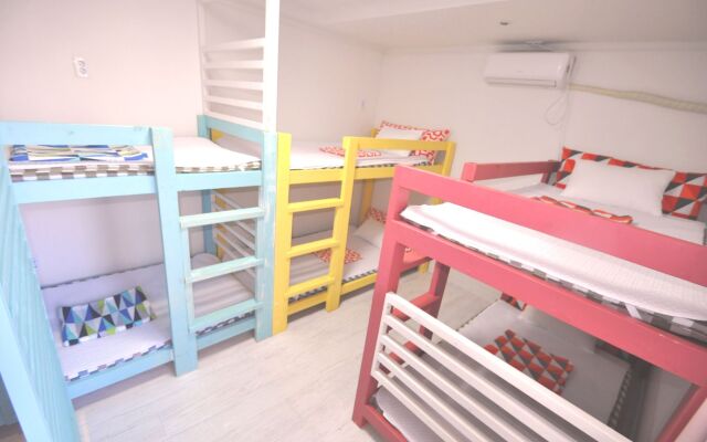 Slow Citi Guesthouse - Hostel