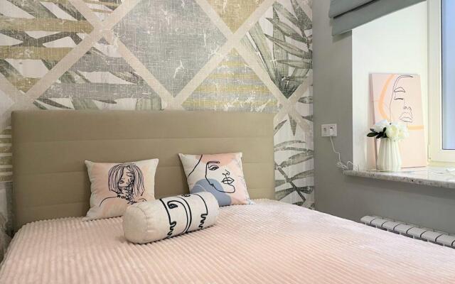 СуткиСпб на Литейном проспекте 49