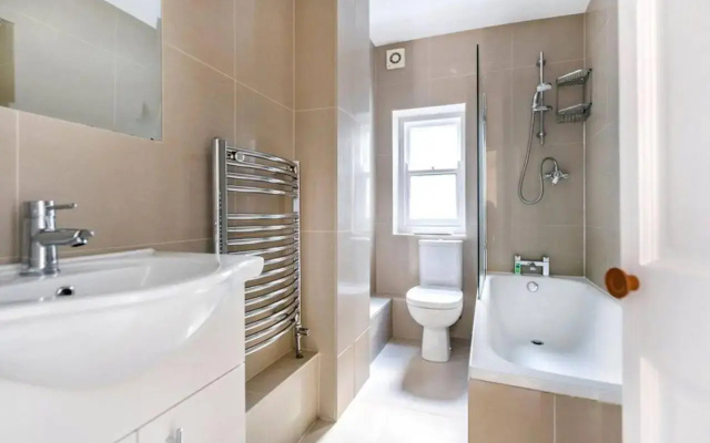 Luxury Fulham Flat with 5* Touches Nr River Thames
