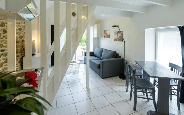 Peaceful Holiday Home in Plouguin With Indoor Pool