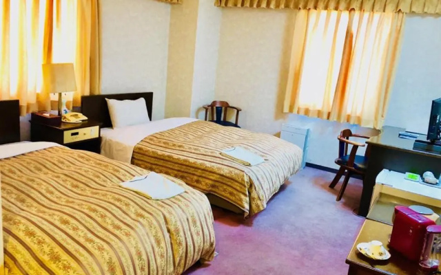 Business Green Hotel Hino