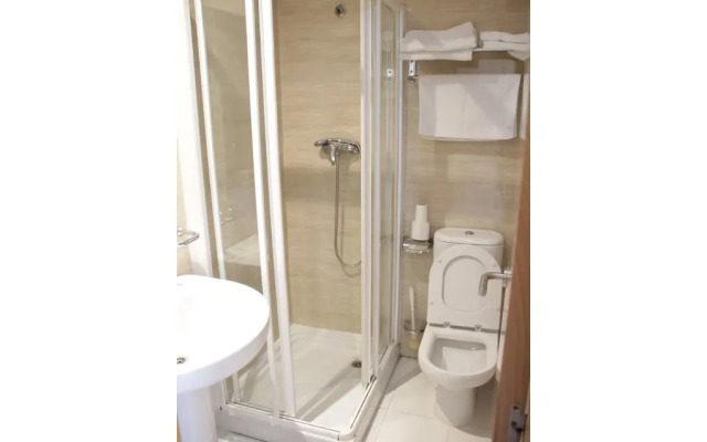 Hostal Francisco Salinas