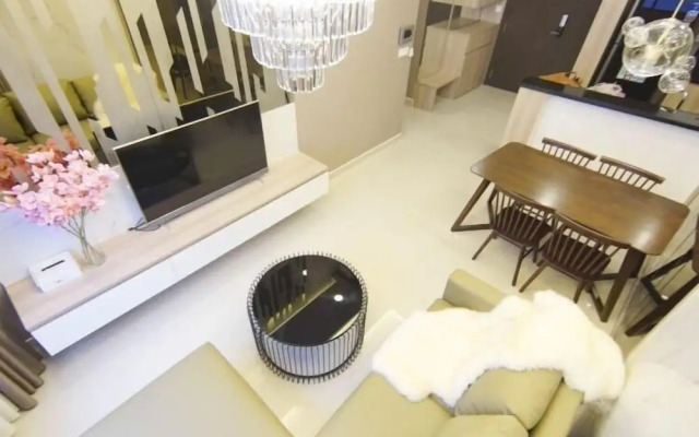 Ami Splendid Infinity Pool