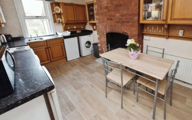 Exeter Terrace Retreat - 4 Bedroom House