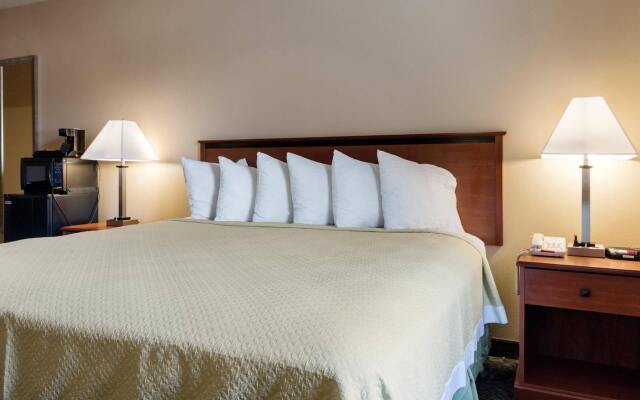 Motel 6 Junction, Texas - Llano River