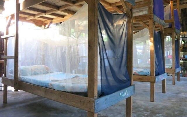 Paglaom Hostel - Adults Only