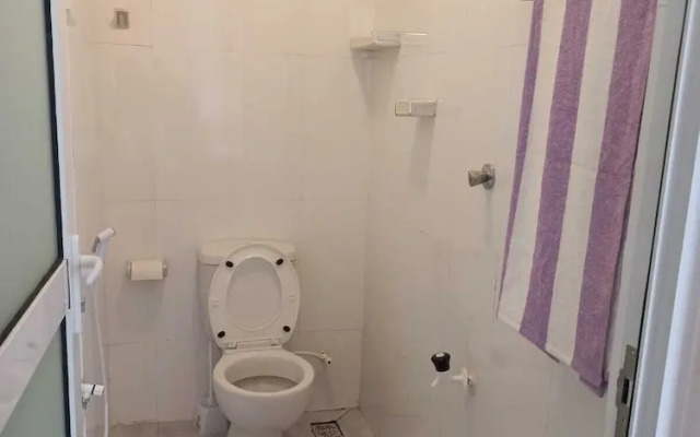 Lux Suites Carina Studio Apartments