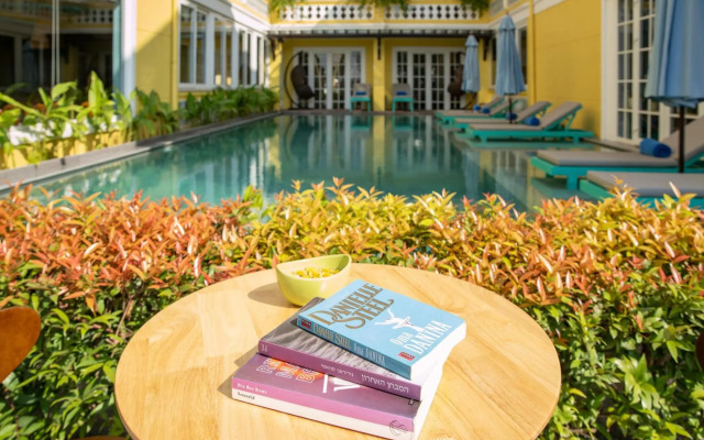 Triple Riverside Villa Hotel Hoian