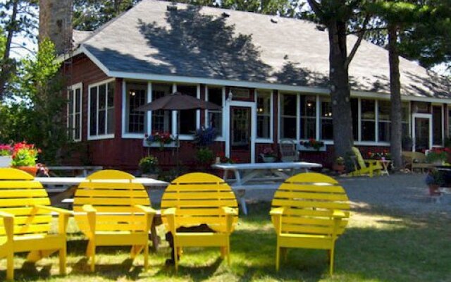 Chippawa Resort - Cottages & Camping