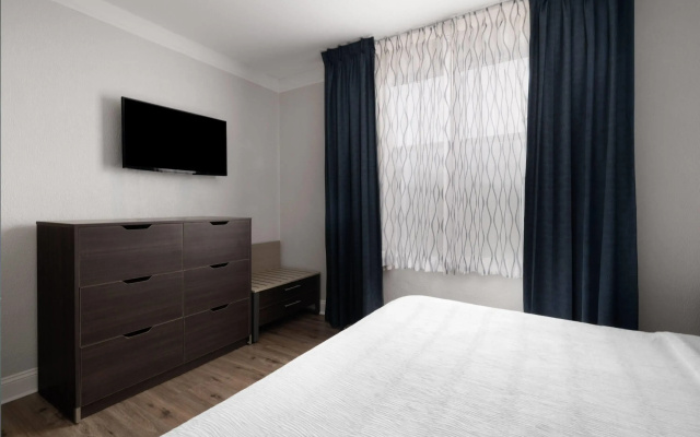 Wingate by Wyndham Savannah Gateway
