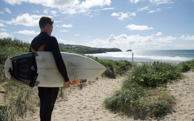 Base Surf Lodge