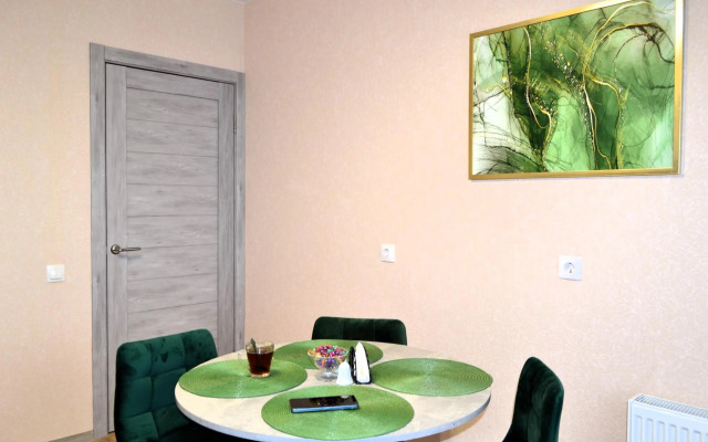 ЭмиЛи на улице Конструкторов 29А к1