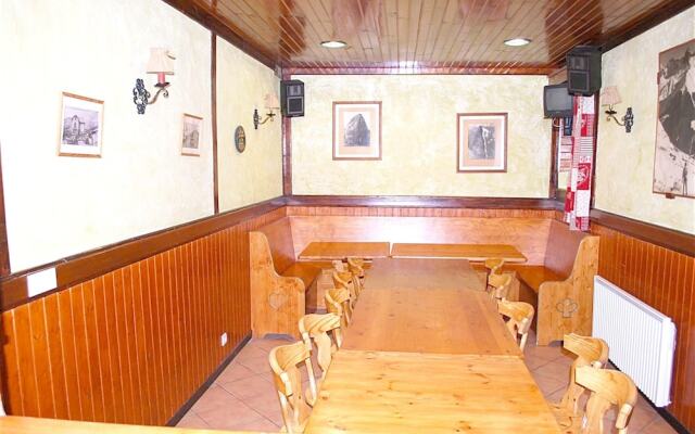 Chalet With 7 Bedrooms in Saint-jean-d'arves, With Wonderful Mountain