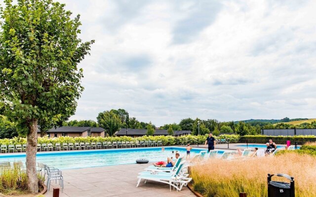 Luxurious Holiday Home with Dishwasher, 5 Km From Valkenburg