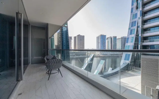 LUX 1BR Near B.khalifa