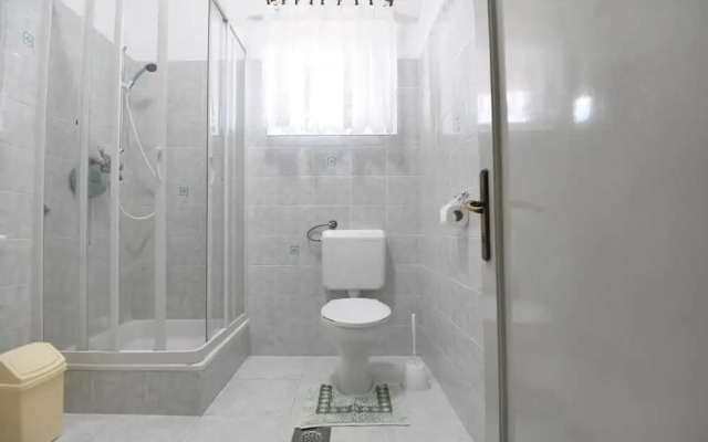 Spacious Ground Floor Apartment Primavera