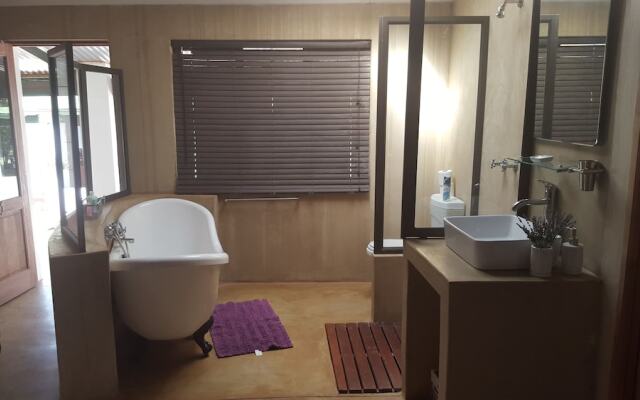 Thandile Country Lodge