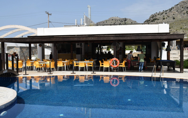 Matina Pefkos ApartHotel