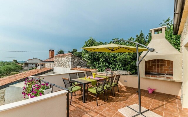 Nice Home in Zadar With Wifi and 4 Bedrooms
