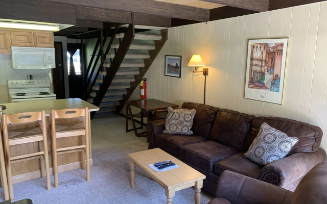 Auslander Condominiums