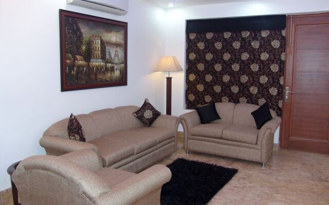 Skylink Suites & Apartments