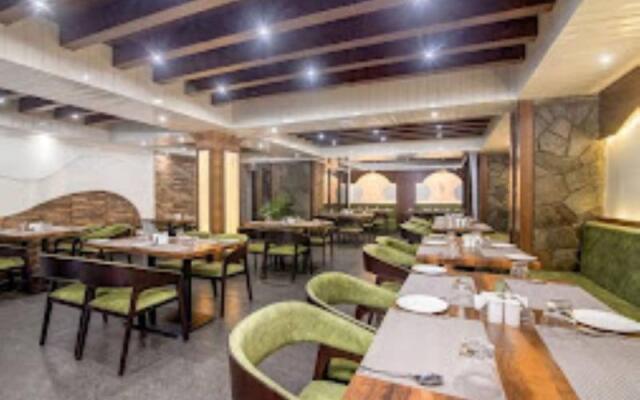 Sumi Queen's Yard Rink Mall Darjeeling