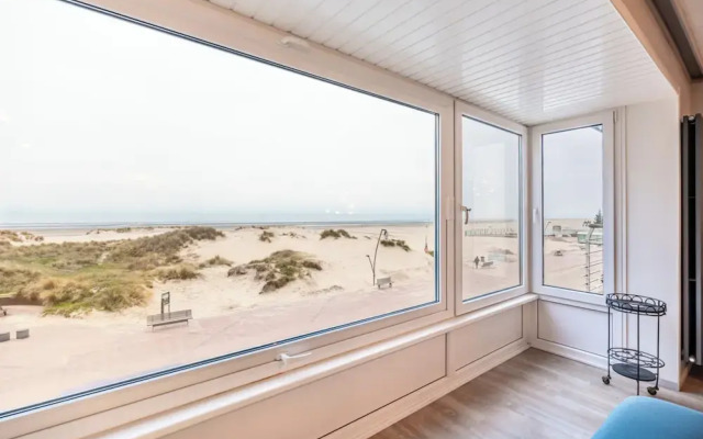 Seafront Apartment With Balcony