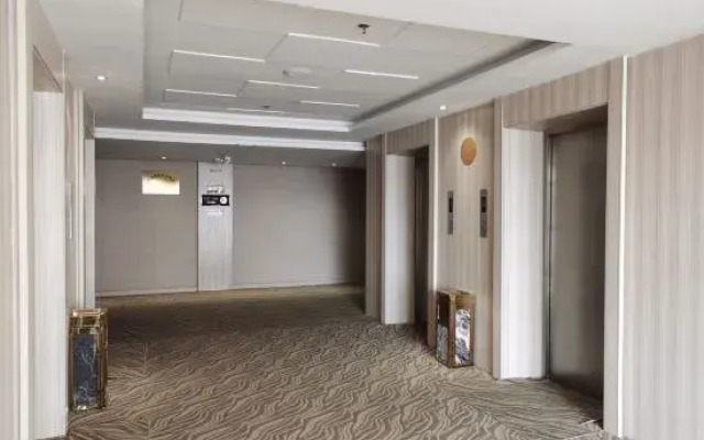 Letian Century City Hotel (Weihai Railway Station Hanlefang)