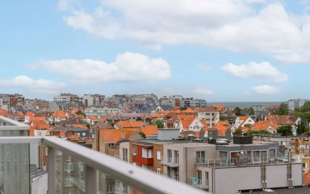 Charming Apartment Near the Beach With Balcony